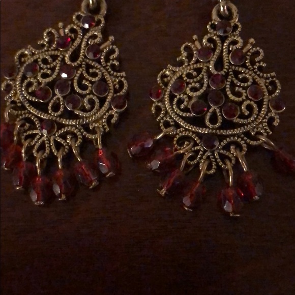 ✨Deep Red and Gold Chandelier Earrings ✨ ♥️ - Picture 4 of 6